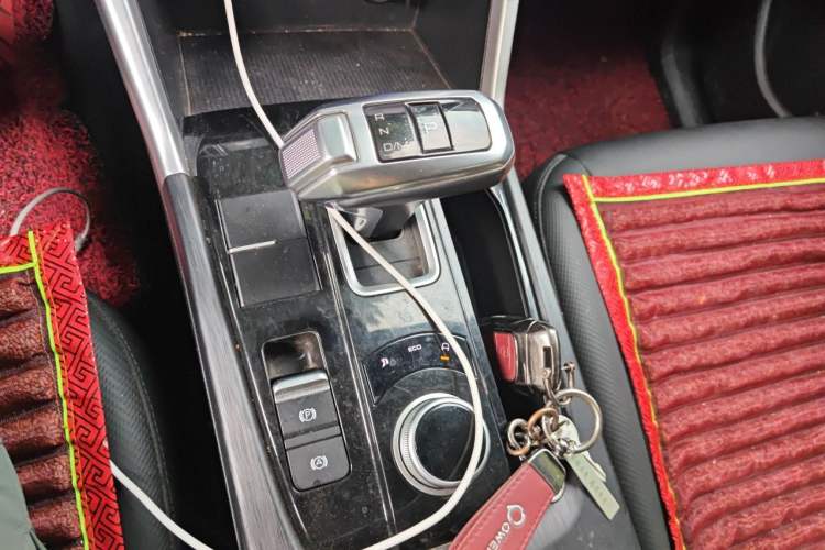 Used Great Wall Poer 2021 2.0T Commercial Version Automatic Gasoline Two-Wheel Drive Elite Trim with Long Bed – GW4C20B Gear Lever