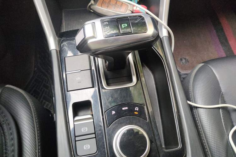 Used Great Wall Poer 2021 2.0T Commercial Version Automatic Diesel 4x4 Navigation-Ready Long-Box GW4D20M Gear Lever