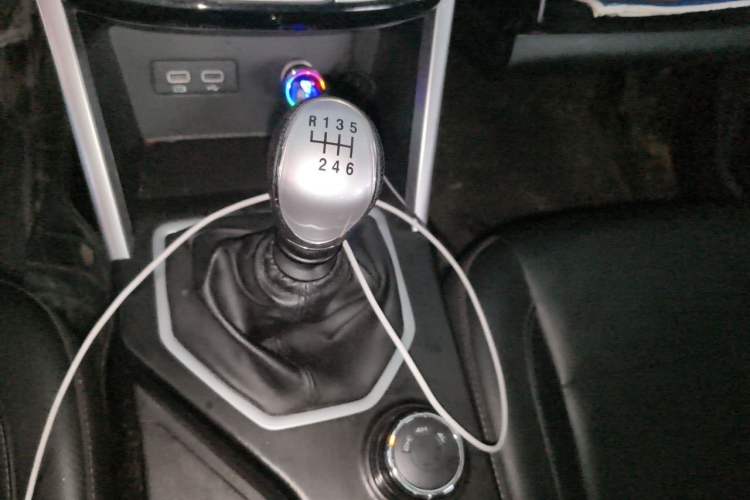 Used Great Wall Poer 2021 2.0T Commercial Version Manual Diesel 4x4 Elite Long-Box GW4D20M Gear Lever