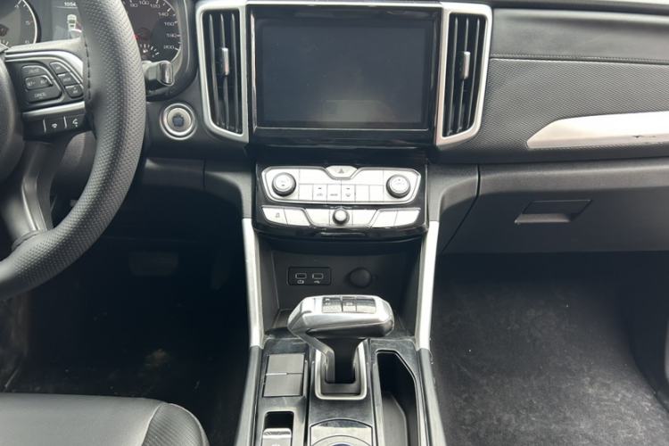 Used Great Wall Poer 2021 2.0T Commercial Version Automatic Diesel Two-Wheel Drive Elite Trim with Long Bed – GW4D20M Gear Lever