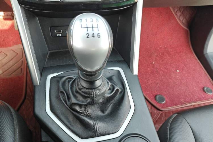 Used Great Wall Poer 2021 2.0T Commercial Version Manual Diesel Two-Wheel Drive Elite Long-Box GW4D20M Gear Lever