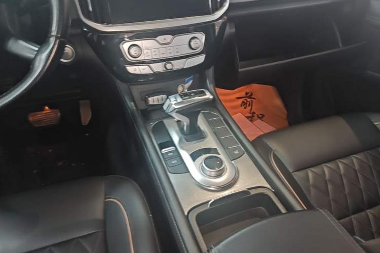 Used Great Wall Poer 2021 2.0T Global Version Passenger Automatic Diesel Two-Wheel Drive Comfort Trim Standard Cab GW4D20M Gear Lever