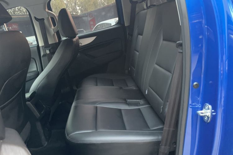 Used Great Wall Poer 2021 2.0T Commercial Version Automatic Diesel Two-Wheel Drive Elite Trim with Long Bed – GW4D20M Interior 1
