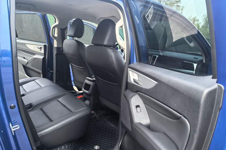 Used Great Wall Poer 2021 2.0T Commercial Version Automatic Diesel Two-Wheel Drive Elite Trim with Long Bed – GW4D20M Interior 6