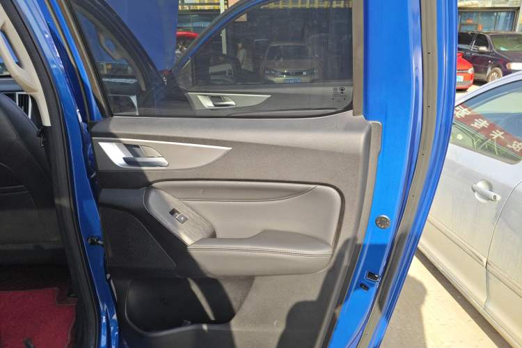 Used Great Wall Poer 2021 2.0T Commercial Version Manual Diesel Two-Wheel Drive Elite Long-Box GW4D20M Interior 6