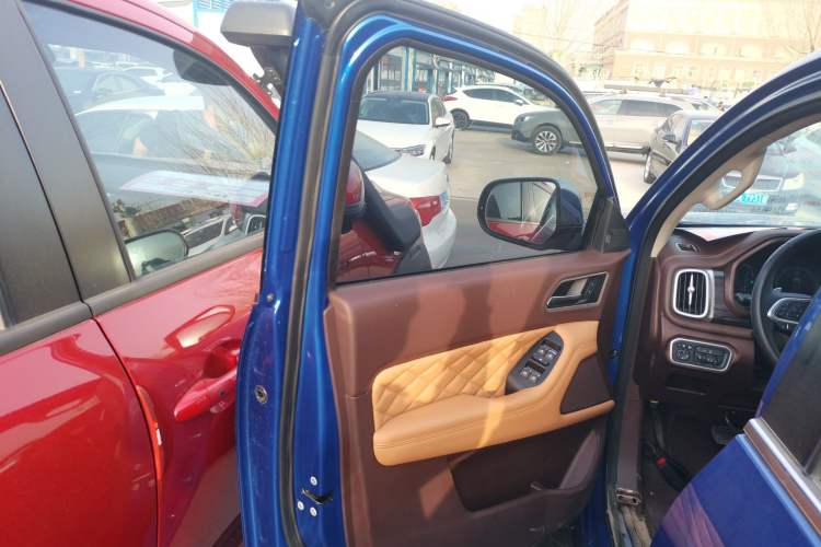 Used Great Wall Poer 2021 2.0T Global Version Automatic Diesel 4x4 Prestige Standard Cab GW4D20M Interior 7