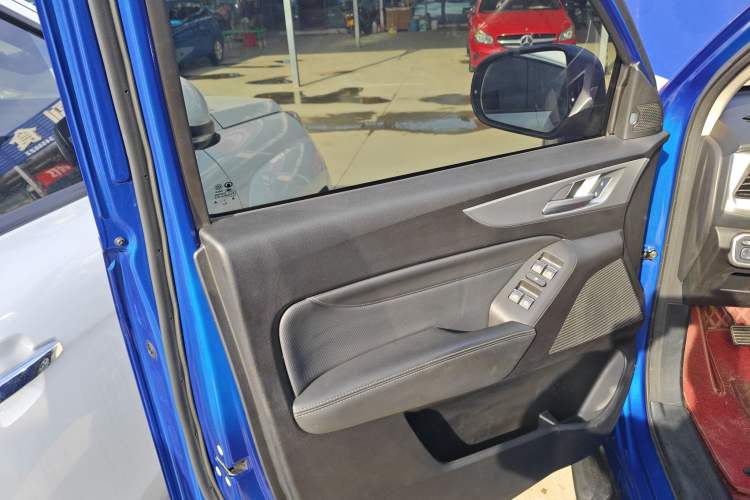 Used Great Wall Poer 2021 2.0T Commercial Version Manual Diesel Two-Wheel Drive Elite Long-Box GW4D20M Interior 7