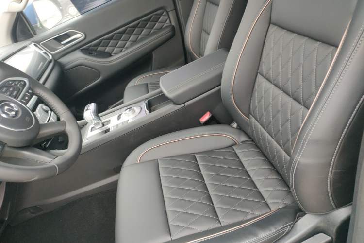 Used Great Wall Poer 2021 2.0T Global Version Automatic Diesel 4x4 Comfort Trim Standard Box GW4D20M Left Front Seat