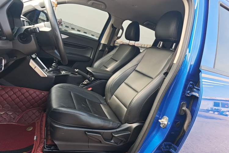 Used Great Wall Poer 2021 2.0T Commercial Version Manual Diesel Two-Wheel Drive Elite Long-Box GW4D20M Left Front Seat