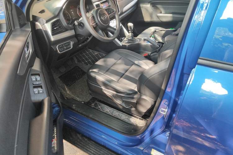 Used Great Wall Poer 2021 2.0T Commercial Version Manual Diesel 4x4 Elite Long-Box GW4D20M Left Front Seat