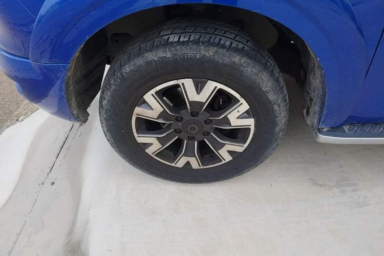 Used Great Wall Poer 2021 2.0T Global Version Passenger Automatic Diesel Two-Wheel Drive Comfort Trim Standard Cab GW4D20M Left Front Wheel Hub