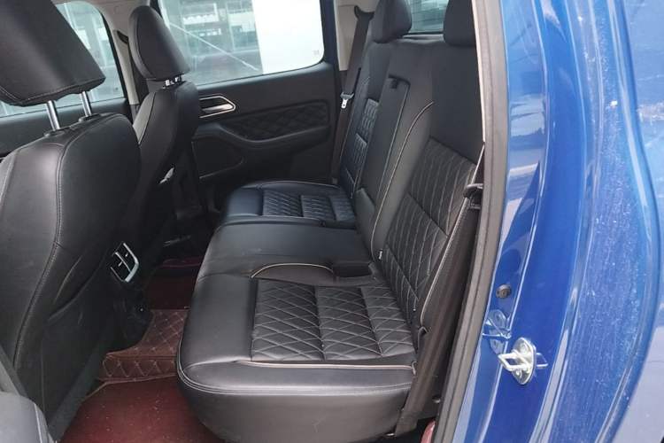 Used Great Wall Poer 2021 2.0T Global Version Passenger Automatic Diesel Two-Wheel Drive Comfort Trim Standard Cab GW4D20M Left Rear Seat