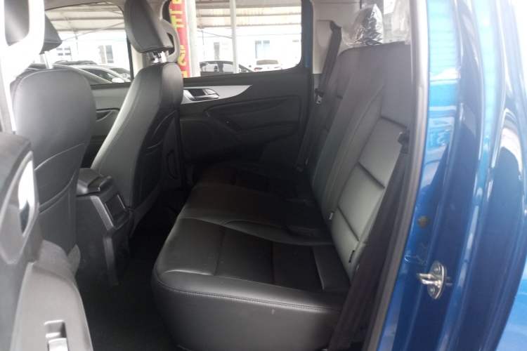 Used Great Wall Poer 2021 2.0T Commercial Version Manual Diesel Two-Wheel Drive Elite Long-Box GW4D20M Left Rear Seat