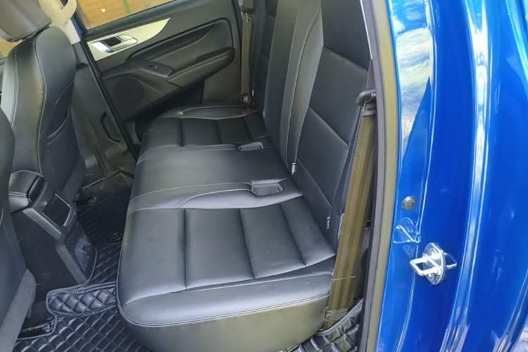 Used Great Wall Poer 2021 2.0T Commercial Version Automatic Diesel Two-Wheel Drive Elite Trim with Long Bed – GW4D20M Left Rear Seat