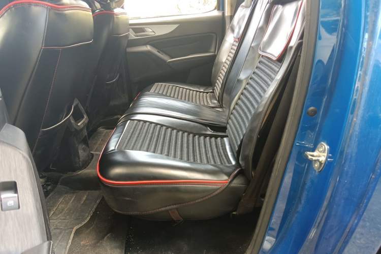 Used Great Wall Poer 2021 2.0T Commercial Version Automatic Diesel Two-Wheel Drive Elite Trim with Long Bed – GW4D20M Left Rear Seat