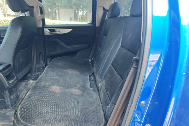 Used Great Wall Poer 2021 2.0T Commercial Version Automatic Gasoline Two-Wheel Drive Elite Trim with Long Bed – GW4C20B Left Rear Seat