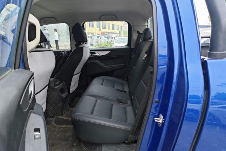 Used Great Wall Poer 2021 2.0T Commercial Version Manual Diesel Two-Wheel Drive Elite Long-Box GW4D20M Left Rear Seat