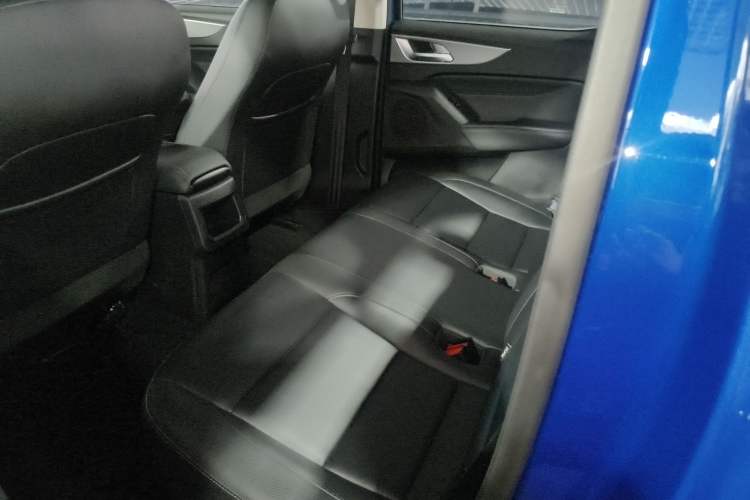 Used Great Wall Poer 2021 2.0T Commercial Version Automatic Diesel Two-Wheel Drive Elite Trim with Long Bed – GW4D20M Left Rear Seat