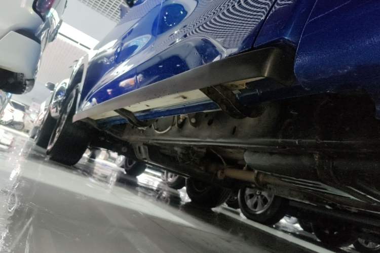 Used Great Wall Poer 2021 2.0T Commercial Version Automatic Diesel Two-Wheel Drive Elite Trim with Long Bed – GW4D20M Left Side Sill