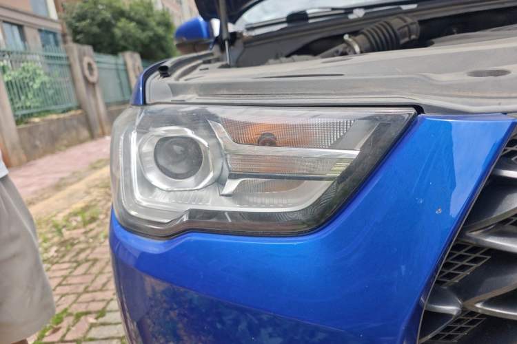 Used Great Wall Poer 2021 2.0T Commercial Version Manual Diesel Two-Wheel Drive Long-Box GW4D20M Right Front Headlight