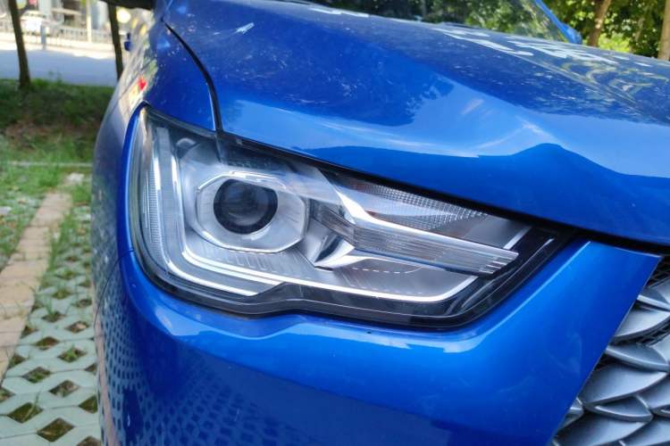 Used Great Wall Poer 2021 2.0T Commercial Version Manual Diesel Two-Wheel Drive Elite Long-Box GW4D20M Right Front Headlight
