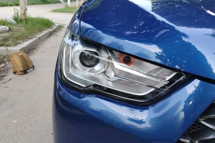 Used Great Wall Poer 2021 2.0T Commercial Version Automatic Diesel Two-Wheel Drive Elite Trim with Long Bed – GW4D20M Right Front Headlight