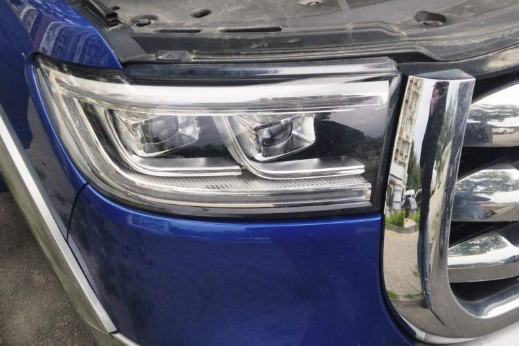 Used Great Wall Poer 2021 2.0T Global Version Automatic Gasoline 4x4 Prestige Standard Cab GW4C20B Right Front Headlight