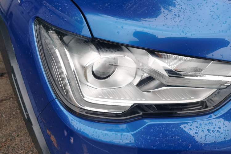Used Great Wall Poer 2021 2.0T Commercial Version Automatic Diesel 4x4 Elite Long-Box GW4D20M Right Front Headlight