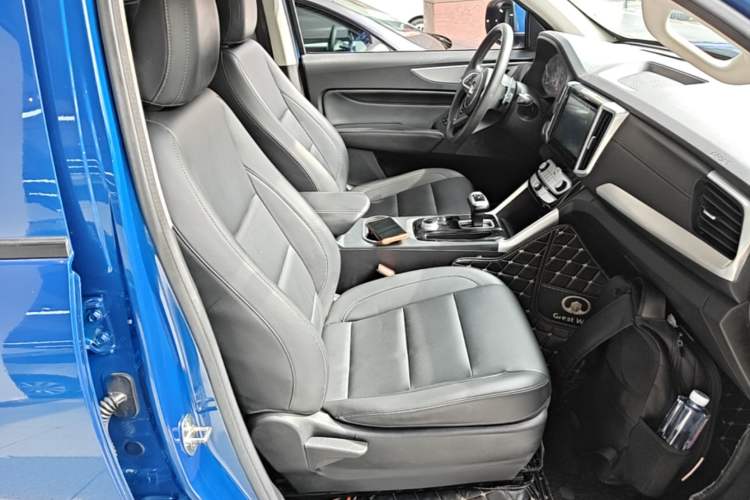 Used Great Wall Poer 2021 2.0T Commercial Version Automatic Diesel Two-Wheel Drive Elite Trim with Long Bed – GW4D20M Right Front Seat