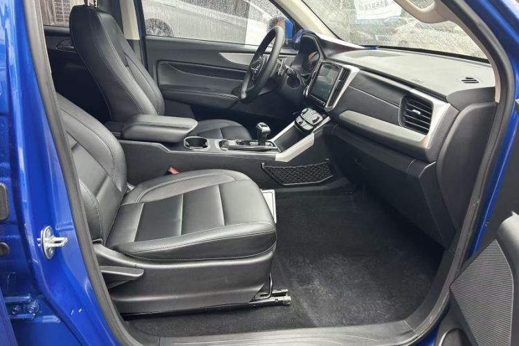 Used Great Wall Poer 2021 2.0T Commercial Version Automatic Diesel Two-Wheel Drive Elite Trim with Long Bed – GW4D20M Right Front Seat