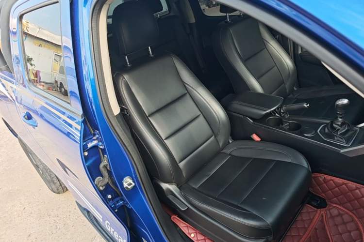 Used Great Wall Poer 2021 2.0T Commercial Version Manual Diesel Two-Wheel Drive Elite Long-Box GW4D20M Right Front Seat
