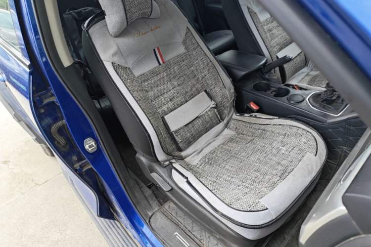 Used Great Wall Poer 2021 2.0T Commercial Version Manual Diesel Two-Wheel Drive Elite Long-Box GW4D20M Right Front Seat