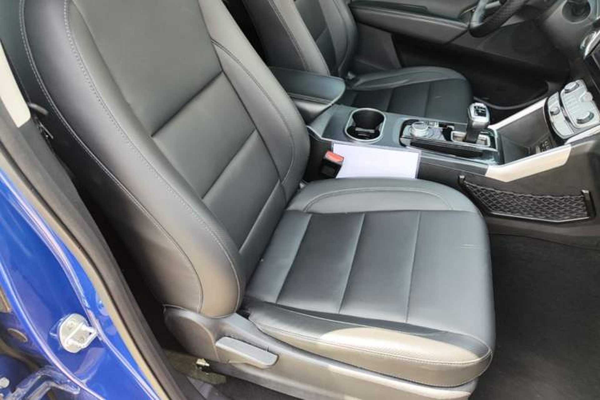 Used Great Wall Poer 2021 2.0T Commercial Version Automatic Diesel 4x4 Elite Long-Box GW4D20M Right Front Seat