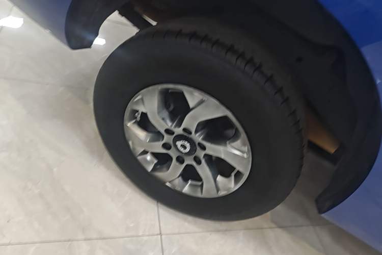 Used Great Wall Poer 2021 2.0T Commercial Version Automatic Diesel Two-Wheel Drive Elite Trim with Long Bed – GW4D20M Right Rear Wheel Hub