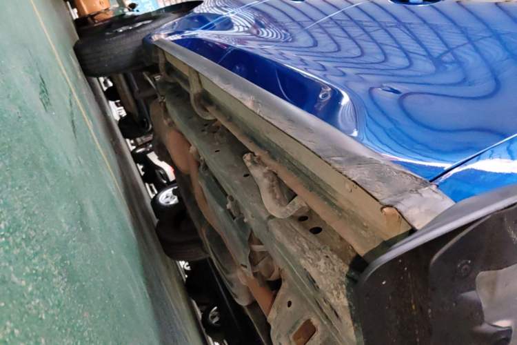 Used Great Wall Poer 2021 2.0T Commercial Version Manual Diesel Two-Wheel Drive Elite Long-Box GW4D20M Right Side Sill