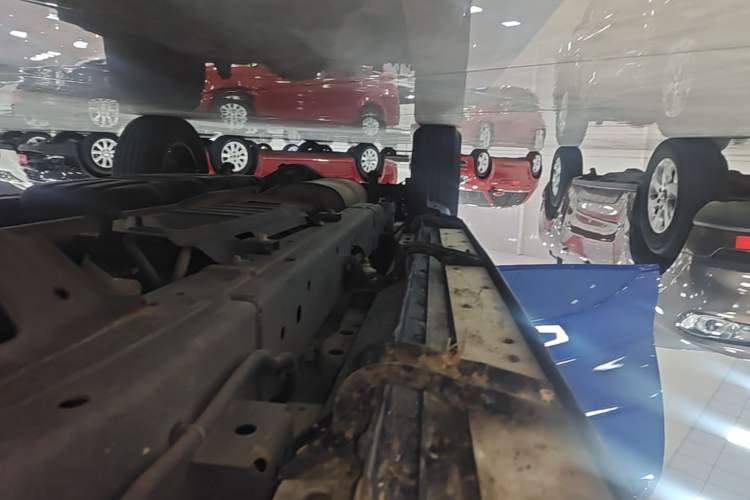 Used Great Wall Poer 2021 2.0T Commercial Version Automatic Diesel Two-Wheel Drive Elite Trim with Long Bed – GW4D20M Right Side Sill