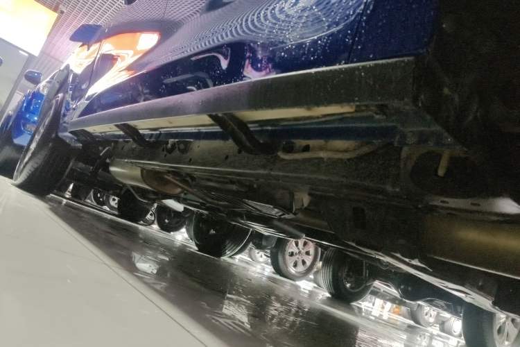 Used Great Wall Poer 2021 2.0T Commercial Version Automatic Diesel Two-Wheel Drive Elite Trim with Long Bed – GW4D20M Right Side Sill