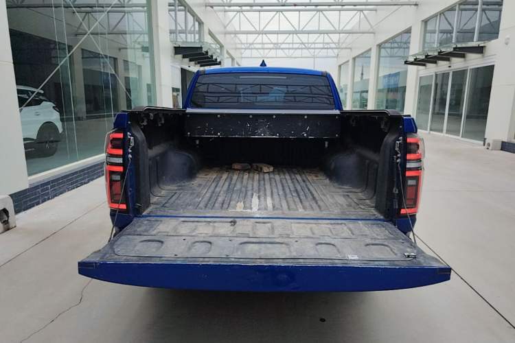 Used Great Wall Poer 2021 2.0T Global Version Passenger Automatic Diesel Two-Wheel Drive Comfort Trim Standard Cab GW4D20M Trunk
