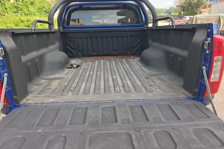 Used Great Wall Poer 2021 2.0T Commercial Version Manual Diesel 4x4 Elite Long-Box GW4D20M Trunk