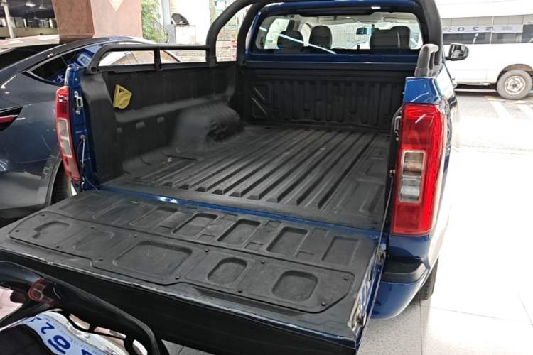 Used Great Wall Poer 2021 2.0T Commercial Version Automatic Diesel Two-Wheel Drive Elite Trim with Long Bed – GW4D20M Trunk