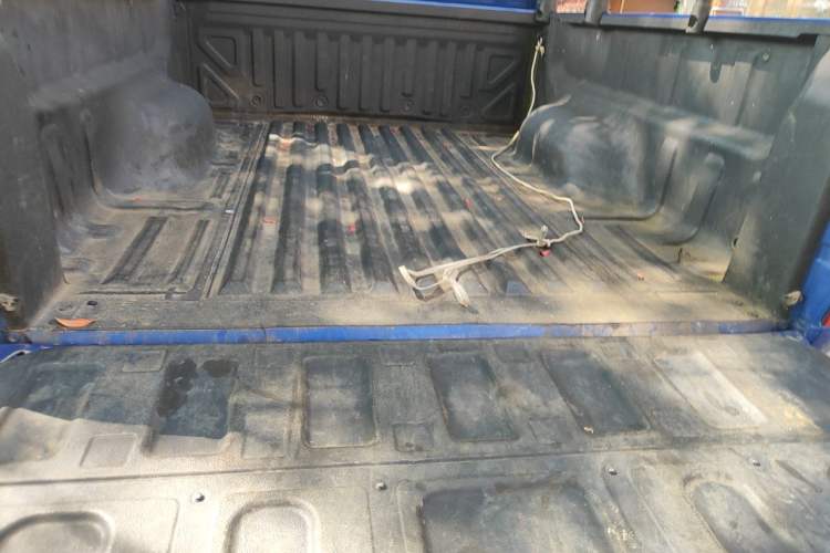 Used Great Wall Poer 2021 2.0T Commercial Version Manual Diesel 4x4 Elite Long-Box GW4D20M Trunk