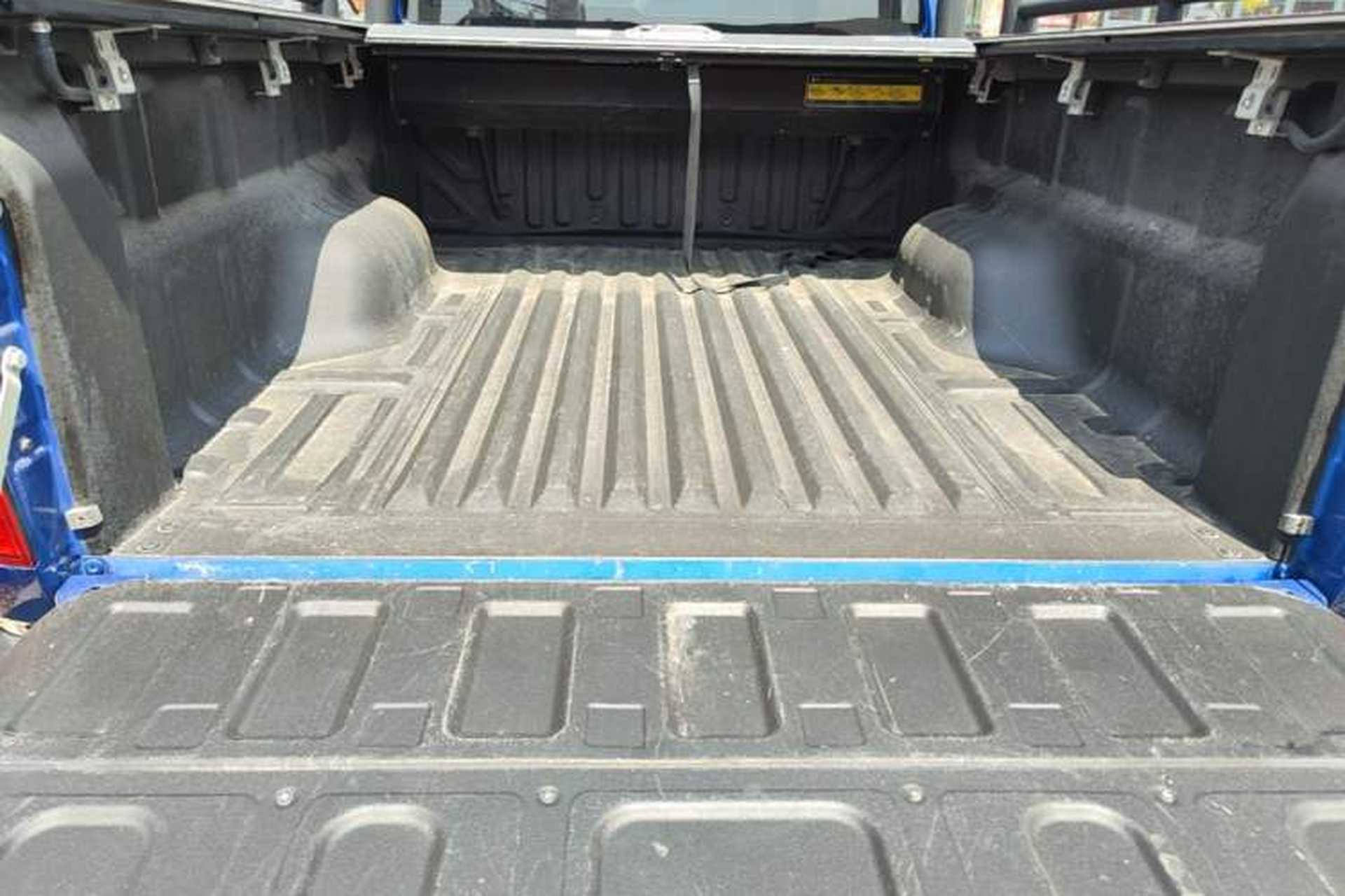 Used Great Wall Poer 2021 2.0T Commercial Version Automatic Diesel 4x4 Elite Long-Box GW4D20M Trunk