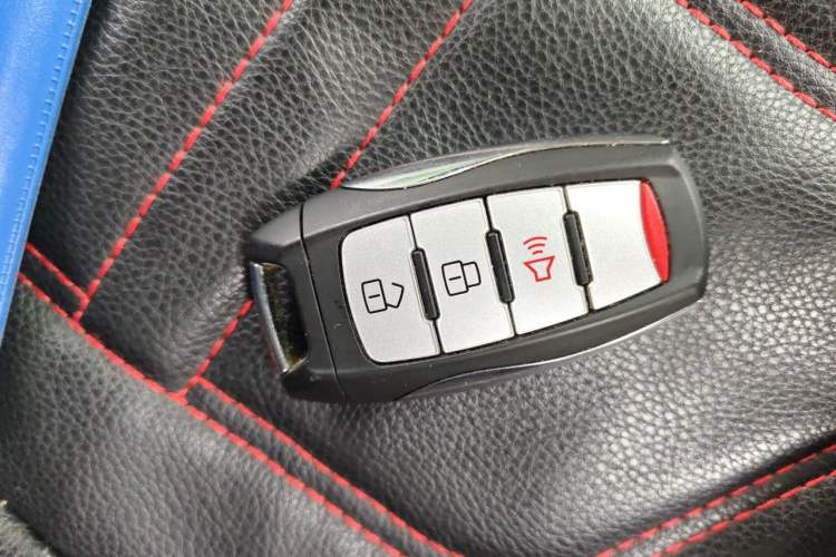Used Great Wall Poer 2021 2.0T Commercial Version Manual Diesel Two-Wheel Drive Elite Long-Box GW4D20M Vehicle Key