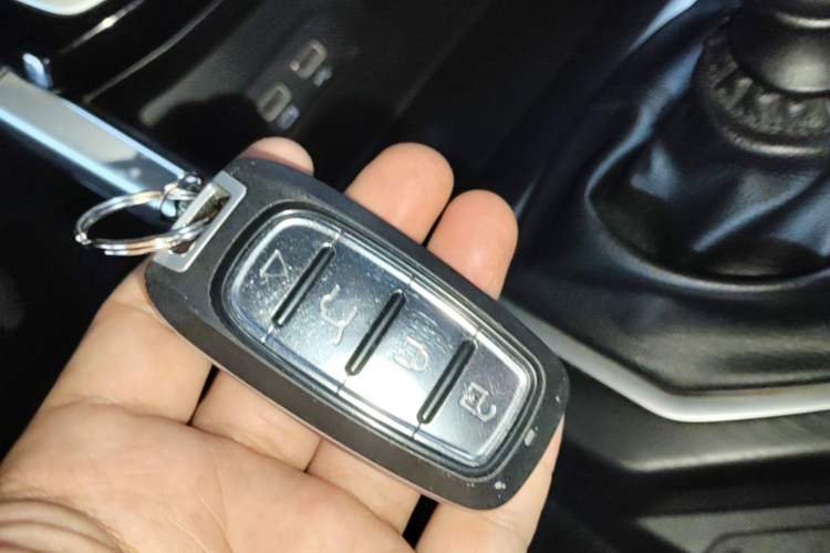 Used Great Wall Poer 2021 2.0T Commercial Version Manual Diesel Two-Wheel Drive Elite Long-Box GW4D20M Vehicle Key