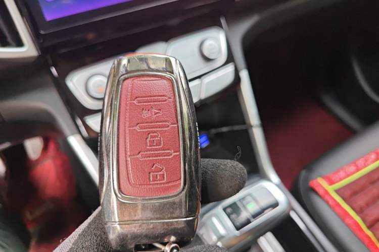 Used Great Wall Poer 2021 2.0T Commercial Version Automatic Gasoline Two-Wheel Drive Elite Trim with Long Bed – GW4C20B Vehicle Key