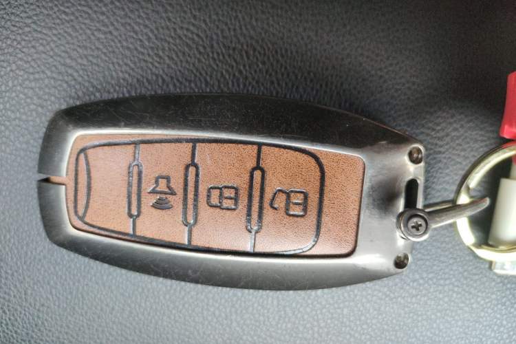 Used Great Wall Poer 2021 2.0T Commercial Version Automatic Diesel 4x4 Navigation-Ready Long-Box GW4D20M Vehicle Key
