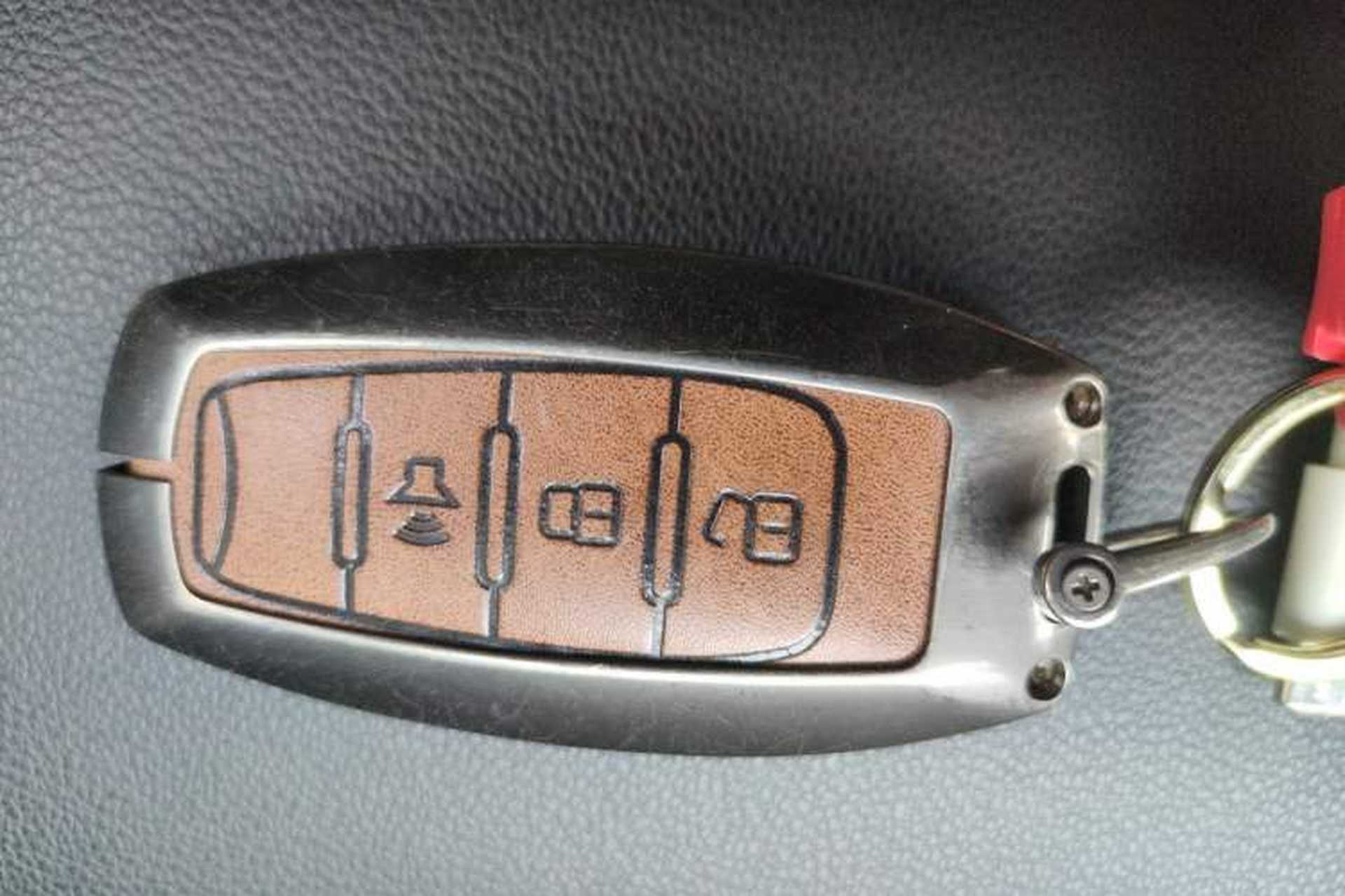 Used Great Wall Poer 2021 2.0T Commercial Version Automatic Diesel 4x4 Navigation-Ready Long-Box GW4D20M Vehicle Key