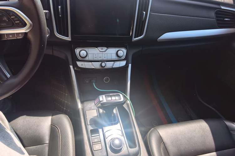 Used Great Wall Poer 2021 2.0T Commercial Version Automatic Diesel Two-Wheel Drive Elite Trim with Long Bed – GW4D20M Audio And AC Panel