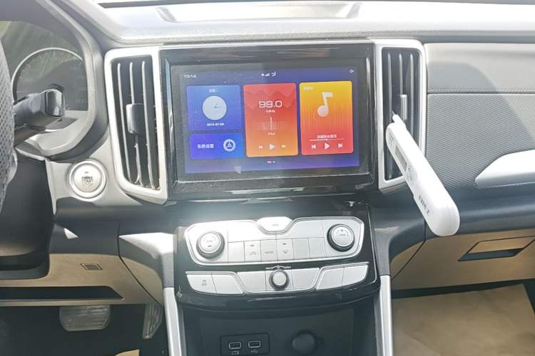 Used Great Wall Poer 2021 2.0T Commercial Version Automatic Diesel Two-Wheel Drive Elite Trim with Long Bed – GW4D20M Audio And AC Panel