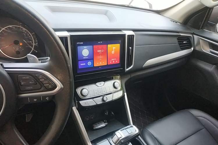 Used Great Wall Poer 2021 2.0T Commercial Version Automatic Diesel Two-Wheel Drive Elite Trim with Long Bed – GW4D20M Audio And AC Panel